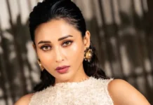 গাল ফোলা, পায়ে ব্যান্ডেজ: কী হয়েছে অভিনেত্রী মিমির?